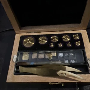 Set pesi di precisione in ottone da farmacia vintage made in Germany - Foto 1 di 20
