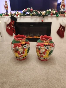 Vintage Hand Painted Pair Of Christmas Santa Vase Colourful Vintage 14cm  - Picture 1 of 11