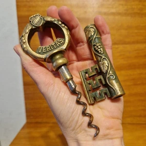 Flaschenöffner Korkenzieher Schlüssel In Vino Veritas Midcentury vintage 50er - Bild 1 von 10