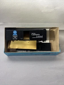 Athearn HO Scale Santa Fe California Limited Box Car #3751 Kit - Picture 1 of 11