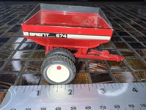 1/64 Brent 674 roter zweirädriger Getreidewagen schwer zu finden selten lose c3 - Bild 1 von 6