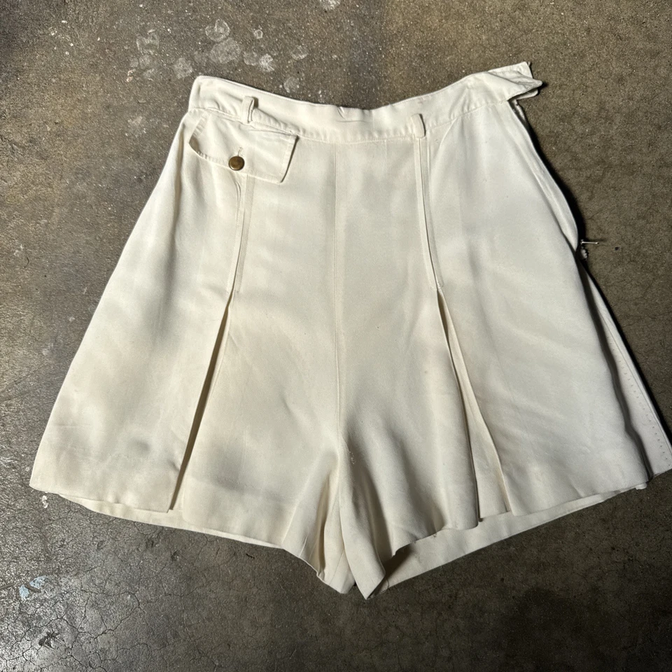 Vintage 1930s White Shorts Bullocks Sportswear Hip Pocket Pleated High Waist - Image 1 of 4