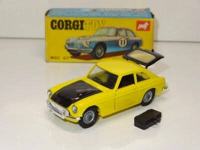MODELO DE COMPETICIÓN CORGI 345 MGC GT Foto 1 de 4