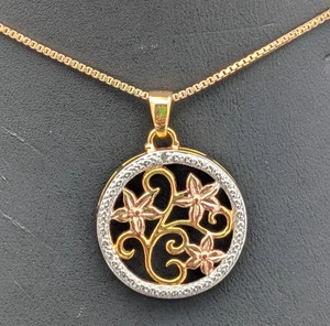 Ciondolo tondo floreale in argento sterling tricolore su catena cavo 18" ~ 4,4 g - Foto 1 di 9