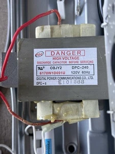 Trasformatore ad alta tensione per microonde originale OEM LG 6170W1D091J argento - Foto 1 di 2