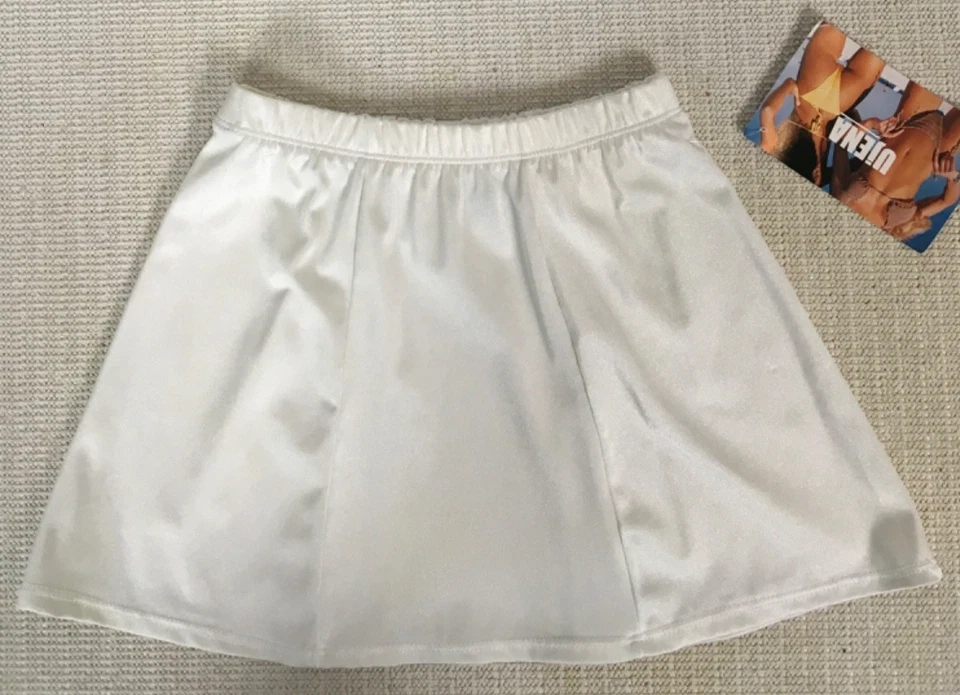 Ujena Traje de Baño Falda Cubrir Talla M Blanco Cintura Elástica Nuevo con Etiquetas Foto 1 de 4