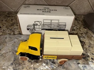 ERTL 1:25 SCALE DIE CAST BANK 1926 MACK CRATE TRUCK J.C.PENNY CO. - Foto 1 di 3