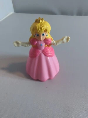 Figura de acción Princess Peach Nintendo Super Mario Bros 3" - McDonald’s 2022 Foto 1 de 4