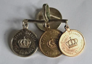 ALEMÁN - Barra de botones, con 3 medallas Minin. Prusia 9 y 12 años + Landwehr II Clase - Imagen 1 de 5