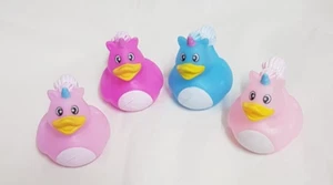4 x Personaggio UNICORNO Anatre di Gomma Regalo Festa Decorazione Giocattolo Bagno - Foto 1 di 2