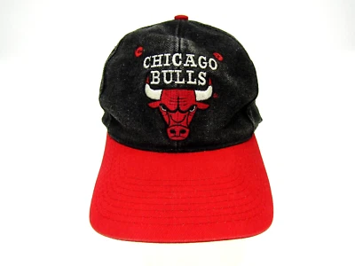 Boné vintage Chicago Bulls chapéu oficial NBA Snapback Universal Industries anos 90 - Imagem 1 de 4