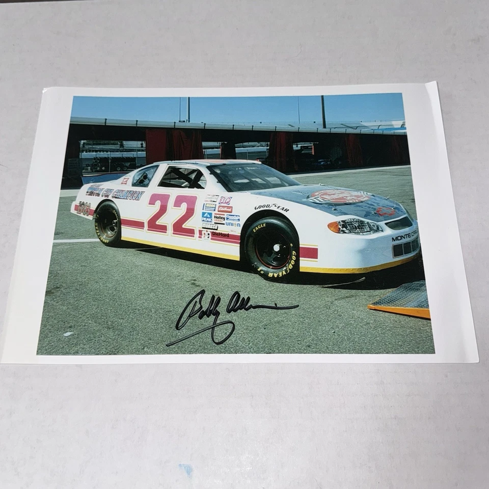 Foto autografiada de NASCAR Bobby Allison #22 1983 Copa Winston Campeón Victoria Lap Foto 1 de 1
