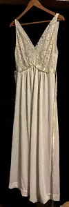 Lingerie vintage Vanity Fair lunghezza intera impero rifiuti pizzo e raso - Foto 1 di 7