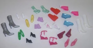 Barbie & ähnliche Puppen 15 Paar Schuhe & Stiefel - Bild 1 von 5