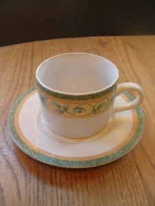 Taza plana y platillo de gres con patrón de cuarto francés Pfaltzgraff - Imagen 1 de 11