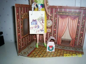 # 6 A BARBIE OR SSF CHRISTMAS BAG AND BOX - Picture 1 of 3