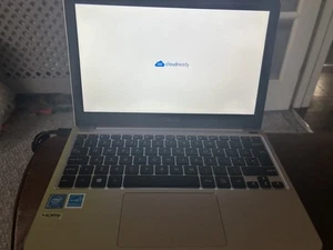 Asus E200H Laptop 2GB 32GB SSD Chrome (Cloudready os)  Atom X5 Z8300 - faulty  - Picture 1 of 5