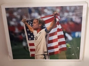 Abby Wambach Olympics Soccer Champion Unsigned Photo W/ Clear frame - Picture 1 of 1