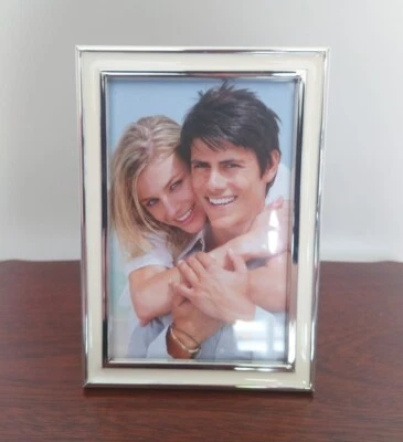 Marco de fotos plateado niquelado con inserto de resina epoxi. 4x6 pulgadas  Foto 1 de 4