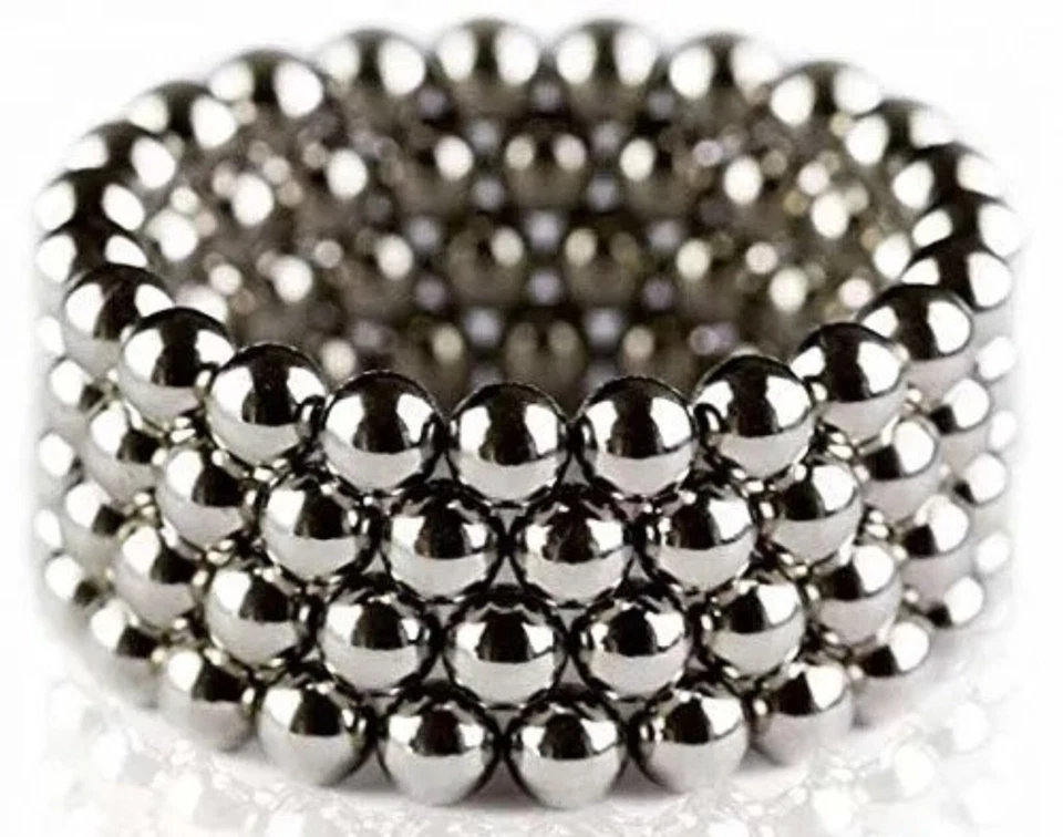 40 Stück Neodym Magnete 5 mm Kugel N42 Mini Magnete Starke Haftkraft - Bild 1 von 1