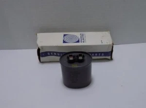 Franklin Electric 275466-101 10MFD 370VAC Motor Capacitor - Picture 1 of 3