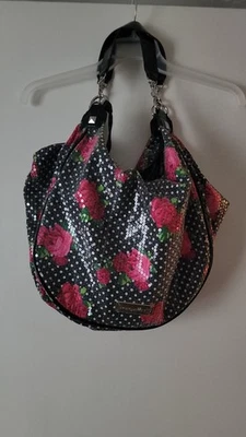 Bolso de Mano Betsey Johnson Grande Negro/Rojo Rosa Patrón con Lentejuelas Transparentes. Foto 1 de 3