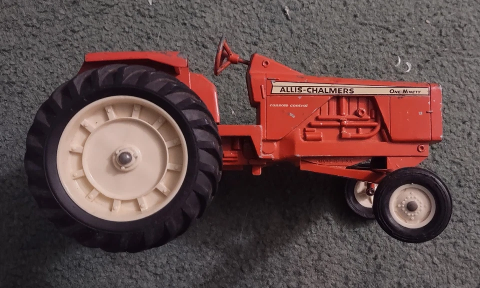 Tractor Allis Chalmers 190 1967 1/16 aire acondicionado Foto 1 de 4