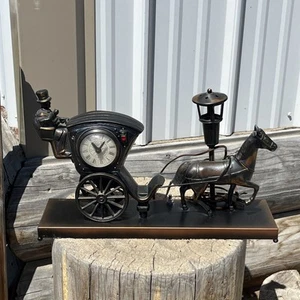 Orologio vintage United Metal Goods cavallo e carrozza e luce notturna n. 701 Funzionante - Foto 1 di 17