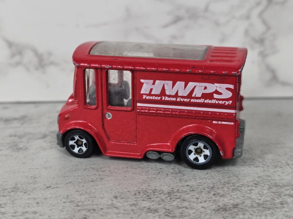 Hot Wheels Bread Box HWPS más rápido que nunca entrega por correo furgoneta roja camión coche Foto 1 de 4