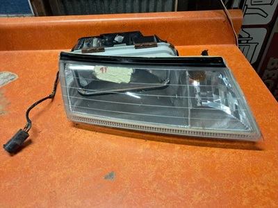 1995-1997 Lincoln Continental RH Passenger Headlamp Headlight Assembly - Image 1 of 4