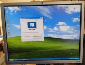 HP LP2065 LCD Monitor w/ Cables , small flaw, - tested w/pics - Picture 1 of 19