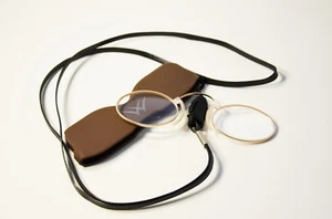 1 Lesehilfe / Lesehilfe - Zwicker Kneifer mit Etui + Kordel Unisex Neu - Bild 1 von 3