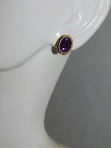 9ct Oro Giallo Ametista Viola 6x8mm Ovale Bottone Orecchini a 1.8g 11f 101 - Foto 1 di 4
