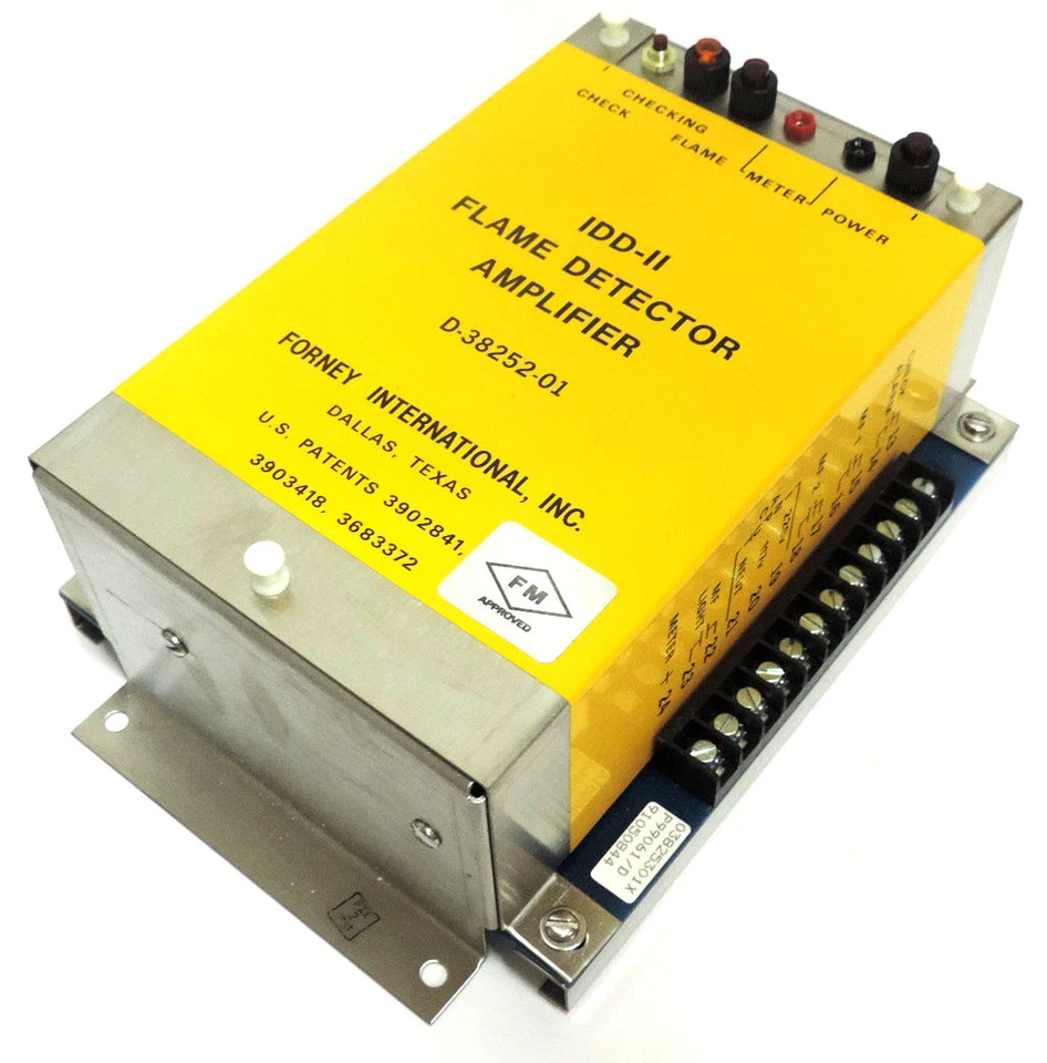 NIB FORNEY IDD-II FLAME DETECTOR AMPLIFIER D-38252-01  - Image 1 of 3