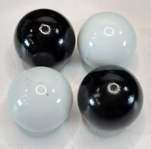 4 Replacement Marbles (2 Black, 2 White) For Abalone Board Game 1989-1999 - Picture 1 of 2
