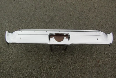 Parachoques trasero Pontiac Bonneville 1969 nuevo en stock GM # 9796329 Foto 1 de 4