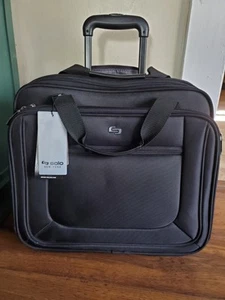 Solo New York “Bryant” Rolling Carry On Laptop Professor Teacher Bag Luggage - Picture 1 of 9