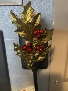 Bath & Body Works Wallflower Diffuser Plug-in Christmas/Winter Holly Berries - Picture 1 of 8
