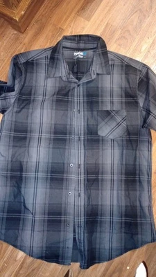 Tony Hawk Plaid Button Shirt Mens Small Red Black Gray Short Sleeve RN#73277 - Image 1 of 3