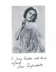 Foto de stock delgada firmada por Leni Riefenstahl (directora de cine de propaganda nazi) - Imagen 1 de 1