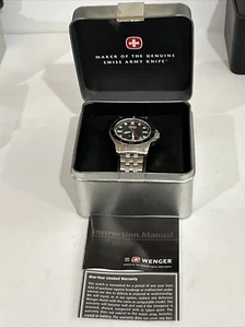 Orologio subacqueo Wenger Swiss Military uomo quadrante nero quarzo 200m con batteria nuova! - Foto 1 di 18