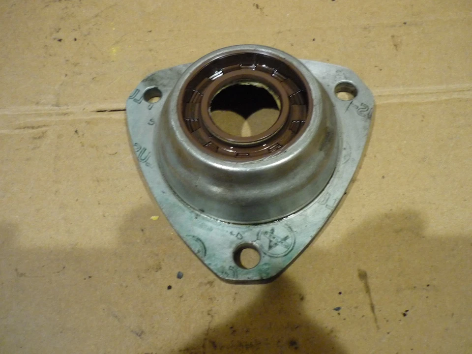 Ferrari 208, 308, 512 - Soporte distribuidor - P/N 107992 Foto 1 de 3