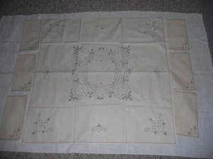 Vintage Italian Embroidered Tablecloth 6 Napkins Ivory NWT - Picture 1 of 5