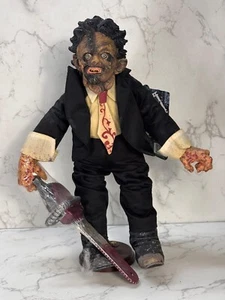 Mezco Cinema Of Fear Deluxe Peluche Serie 2 Leatherface NUOVO - Foto 1 di 7