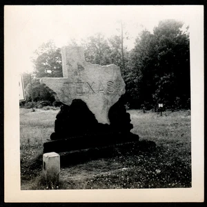 Here's Your Sign; TX Texas STATE LINE; Lonely, No People Seen: Instantánea de colección - Imagen 1 de 1