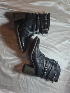Freebird By Steven Baker Women's Black Snake Buckle & Straps Boots Size 9 - Picture 1 of 23