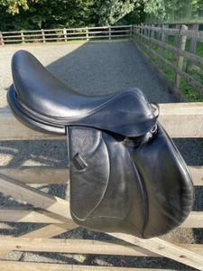 17.5” Voltaire Stuttgart Jump Saddle - Picture 1 of 9