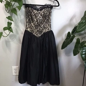 Vestido de fiesta/graduación vintage Gunne Sax de Jessica McClintock de encaje negro talla 5 - Imagen 1 de 12