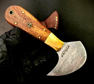 Taglierina in pelle fatta a mano-coltello-acciaio damascato-utensile-guaina in pelle-intial incisione - Foto 1 di 6