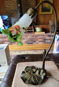 Tiffany Style Brass Tone Desk Table Lamp w/Floral & Humming Bird Shade(AB18) - Picture 1 of 9